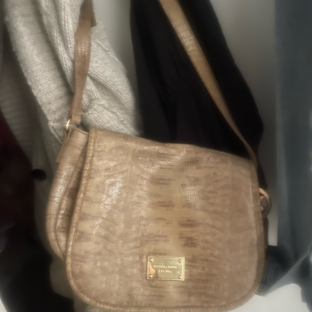 Micheal Kors cross body